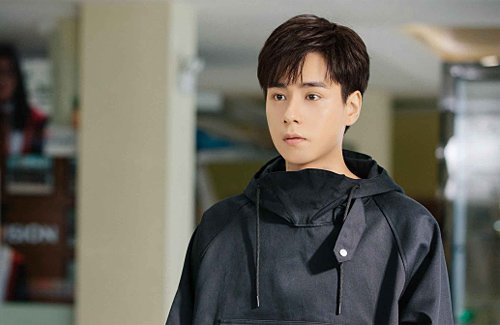 Trending Topic: Hu Yitian Hasn’t Filmed in Two Years, Netizens Question His Career Status