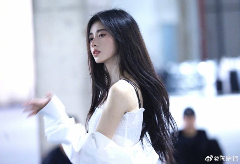 Ju Jingyi Injured During Filming of Upcoming Costume Drama Lai Zhan