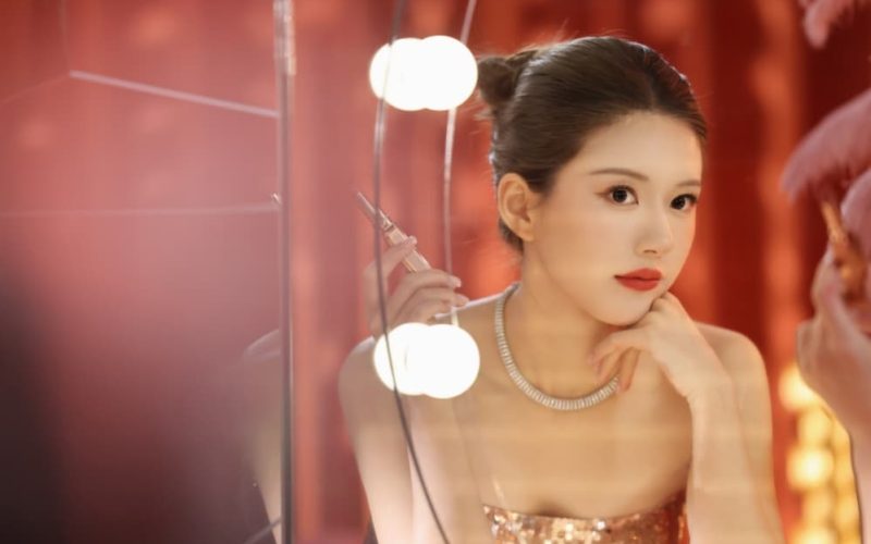 Zhao Lusi Addresses Plastic Surgery Rumors and Love’s Ambition Delay During Livestream